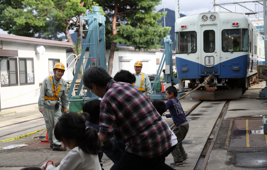 「富士急電車まつり」の様子